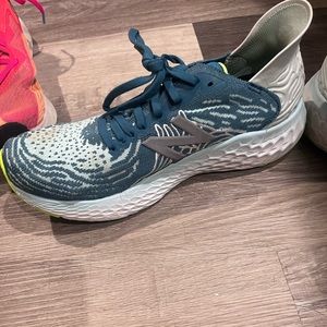 Womens New Balance running shoes 1080v10 size 9.5